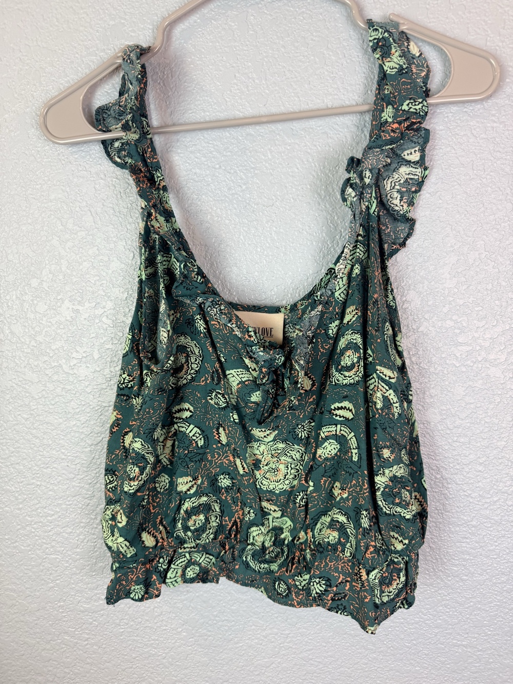 Lucy Love Tank Top Womens Medium Green Floral Sweet Escape Ruffle Crop Cami